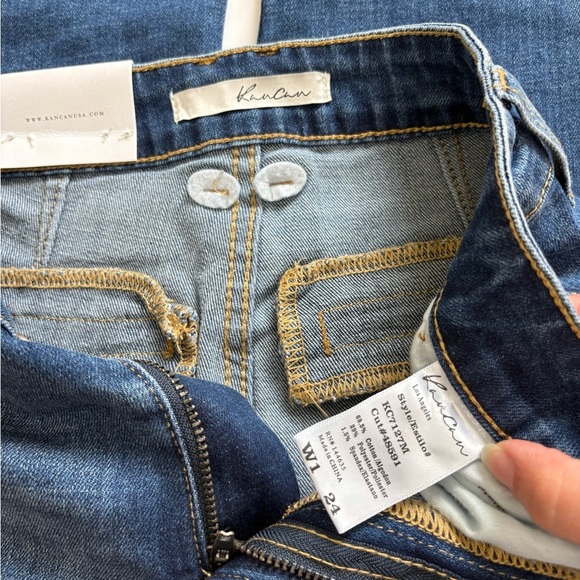 KanCan Ultra High Rise Wide Leg Jeans New with Tags Size 1 / 24 one small flaw - Picture 4 of 12